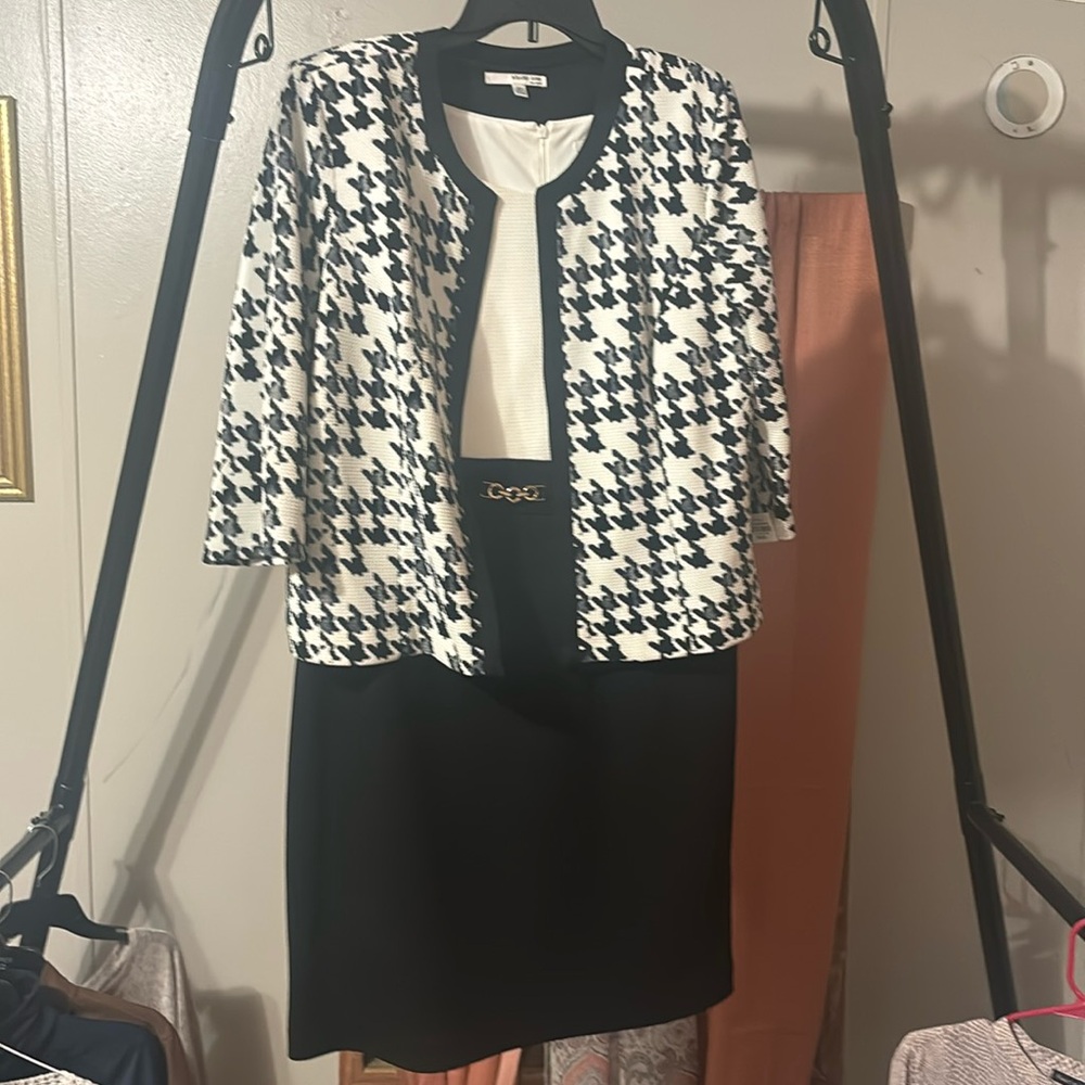 Studio one New York Women’s size 16 petite dress black white
